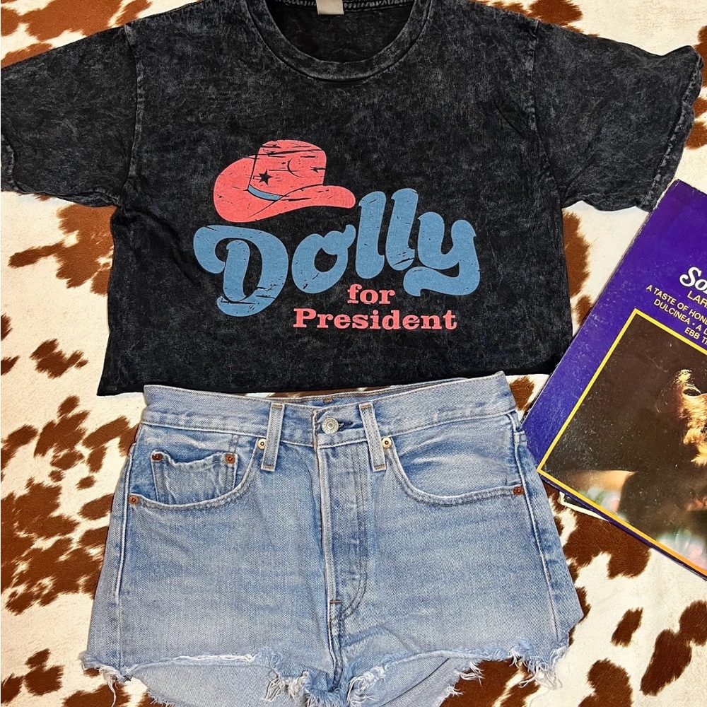 DOLLY FOR PRESIDENT VINTAGE ACID WASH CROP TOP